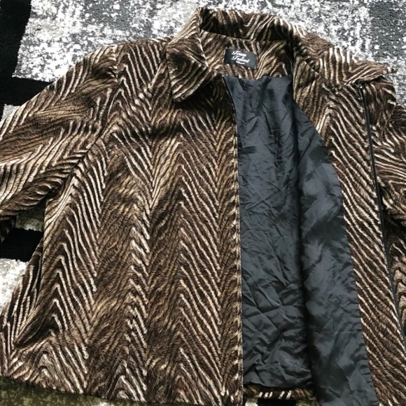 TOWN & TRAVEL WOMEN ZIP BLAZER JACKET BEATIFUL BROWN ANIMAL PATTERN PLUS SIZE 2X - Picture 1 of 6